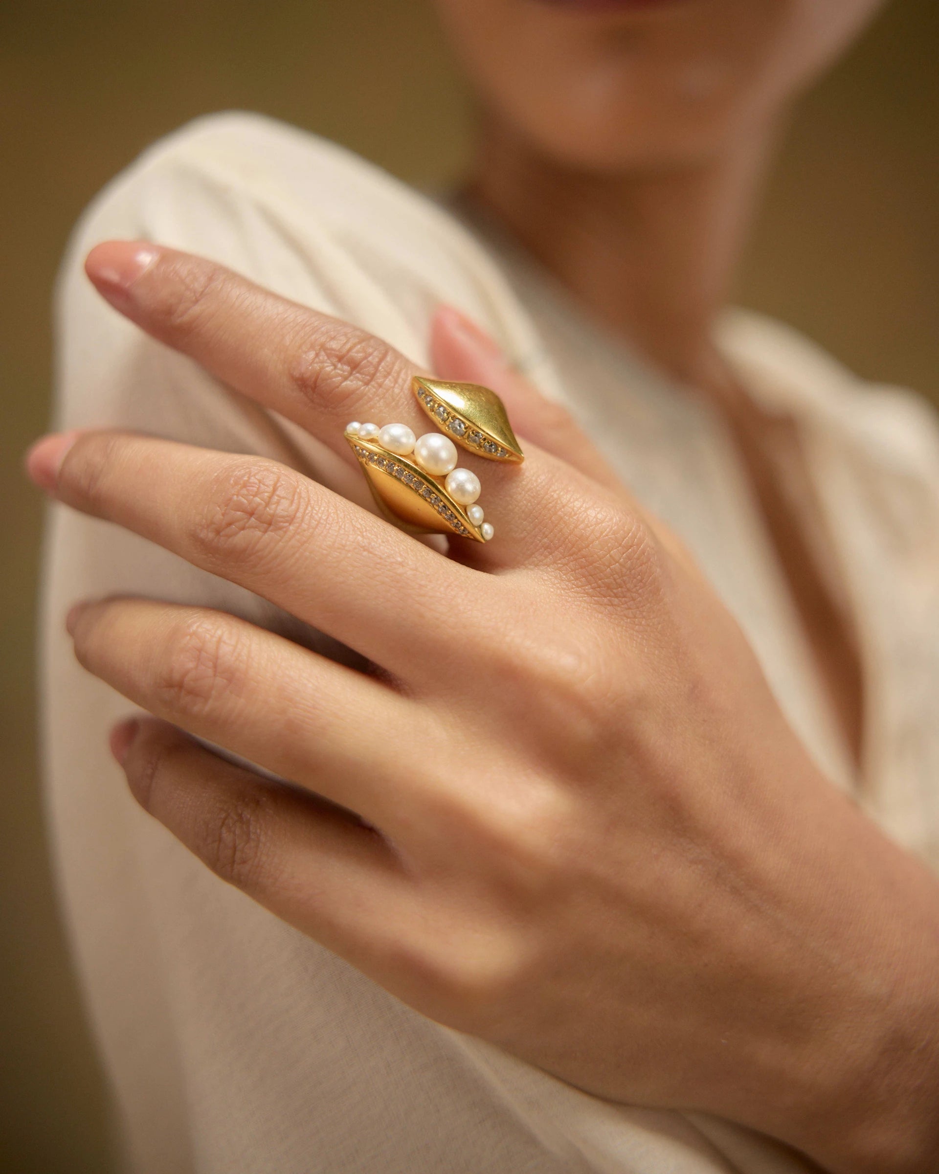 Noira Pearl Ring