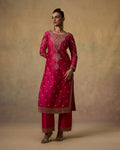 Kavia Kurta Set