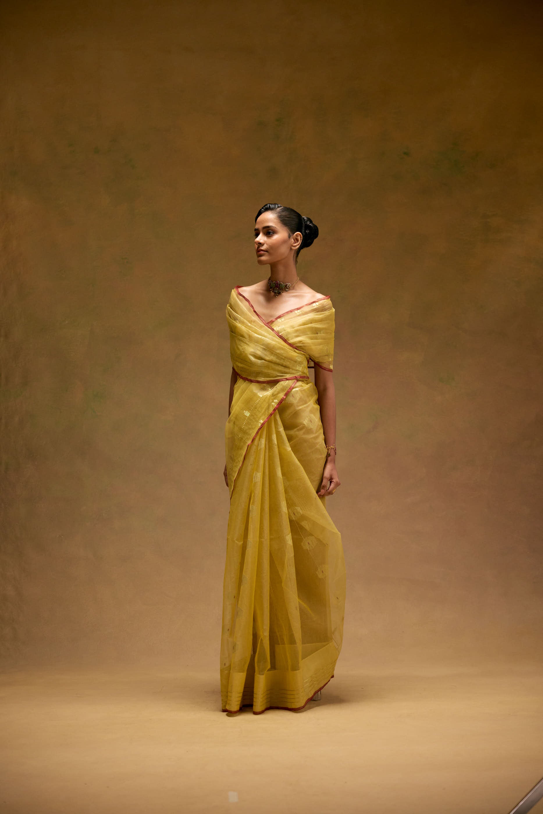 Sunehri Saree