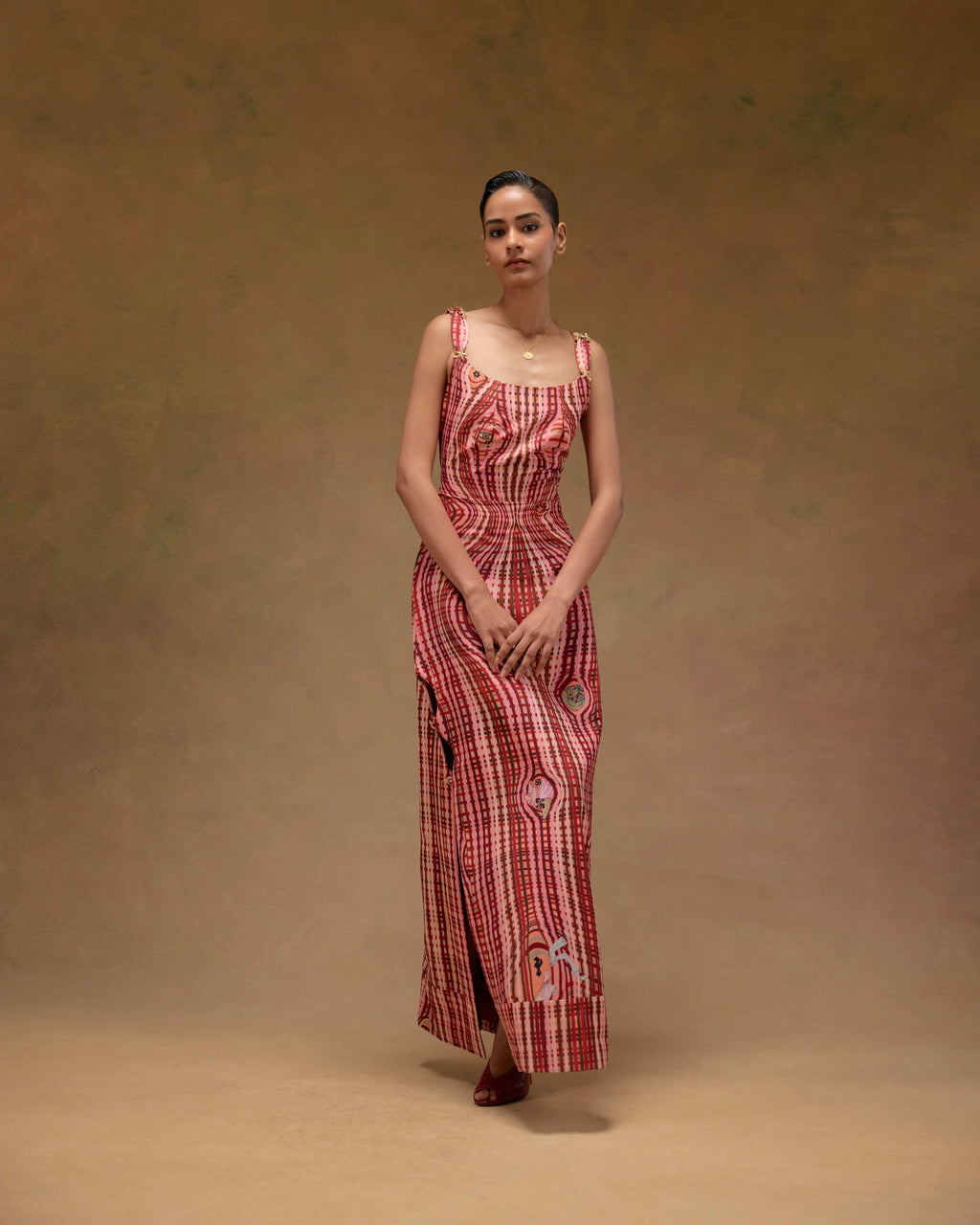 Karrouhat Ahmar Dress