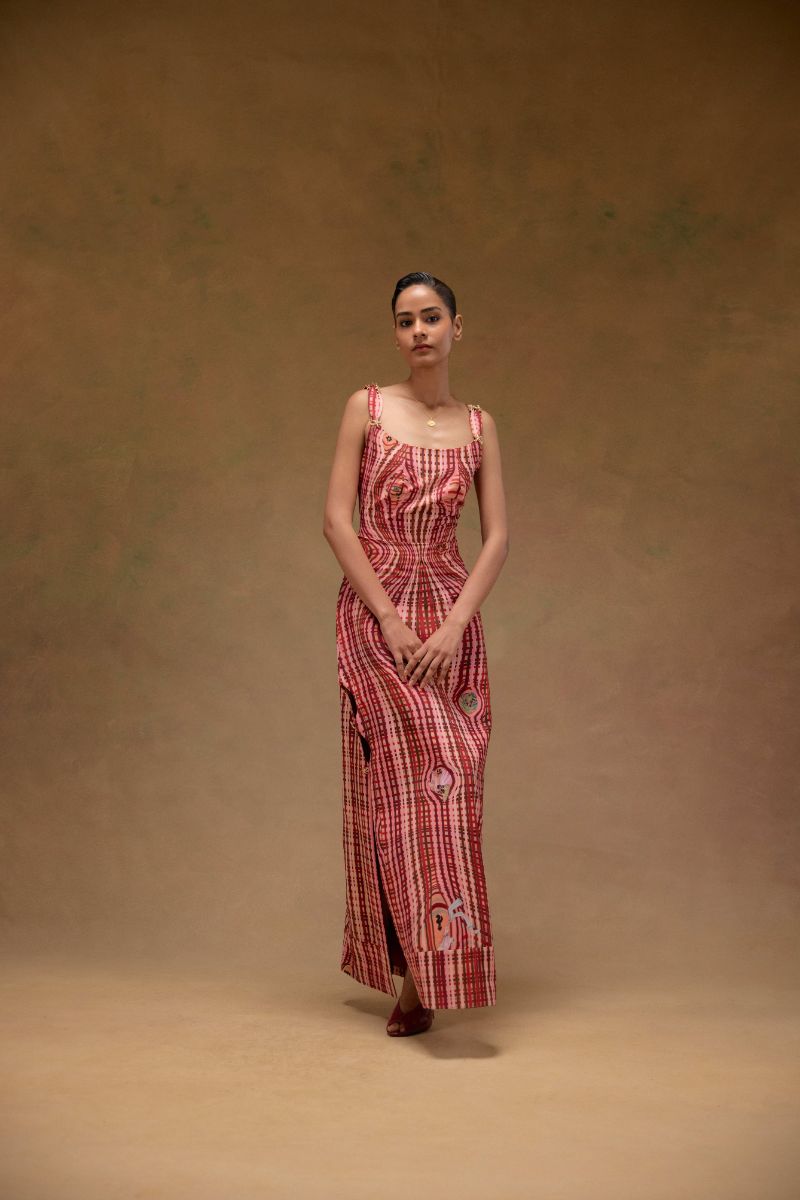 Karrouhat Ahmar Dress