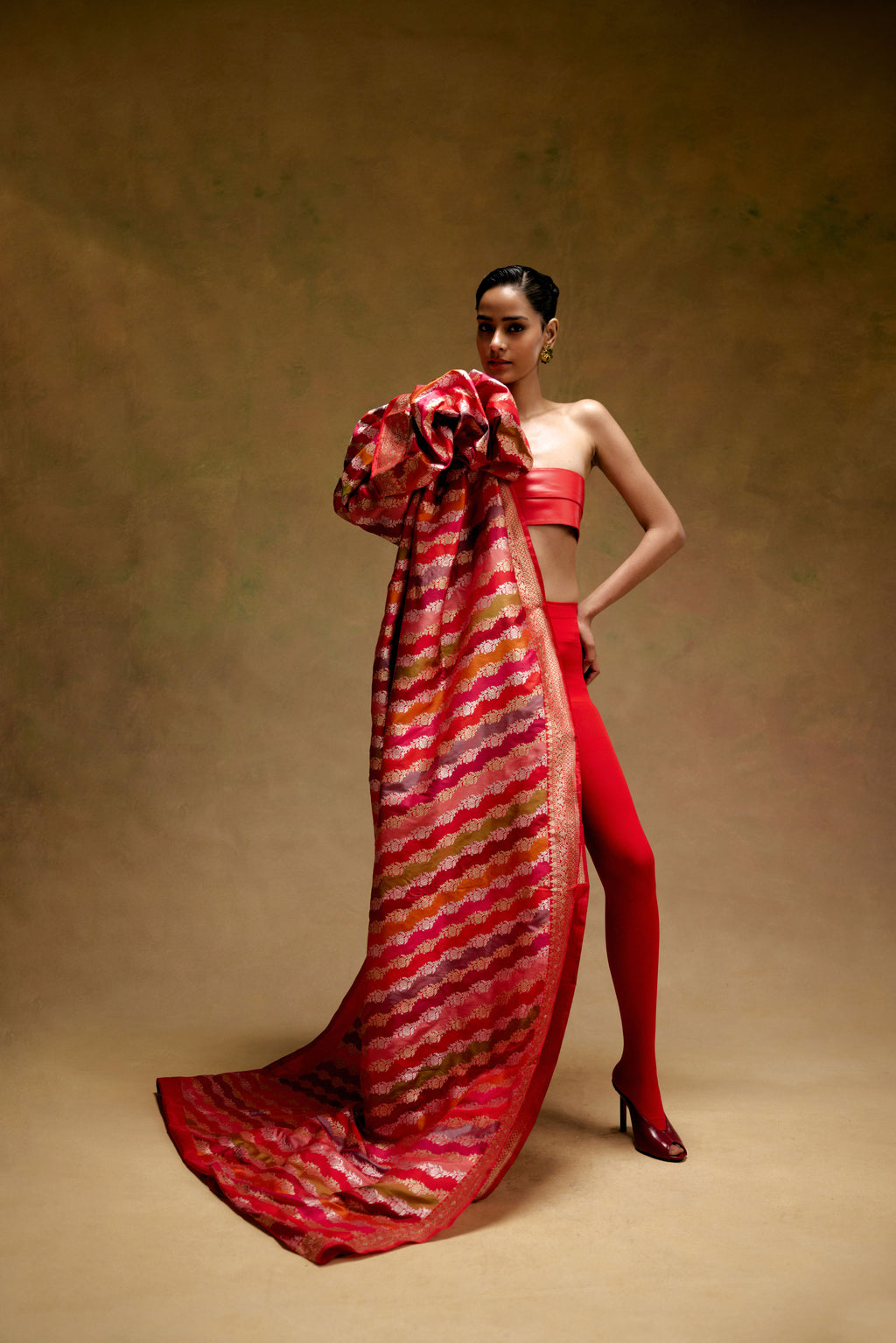 Surkh Noor Saree
