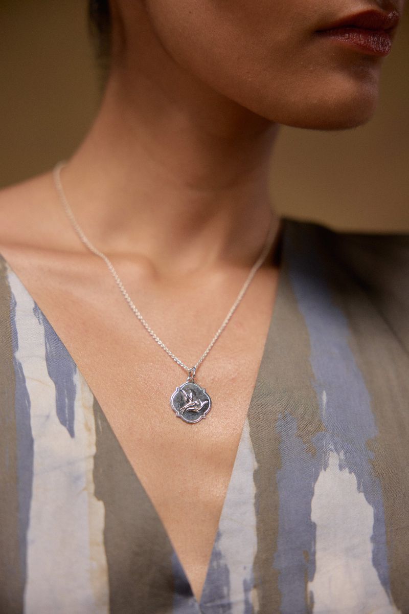 Fly Flow Pendant