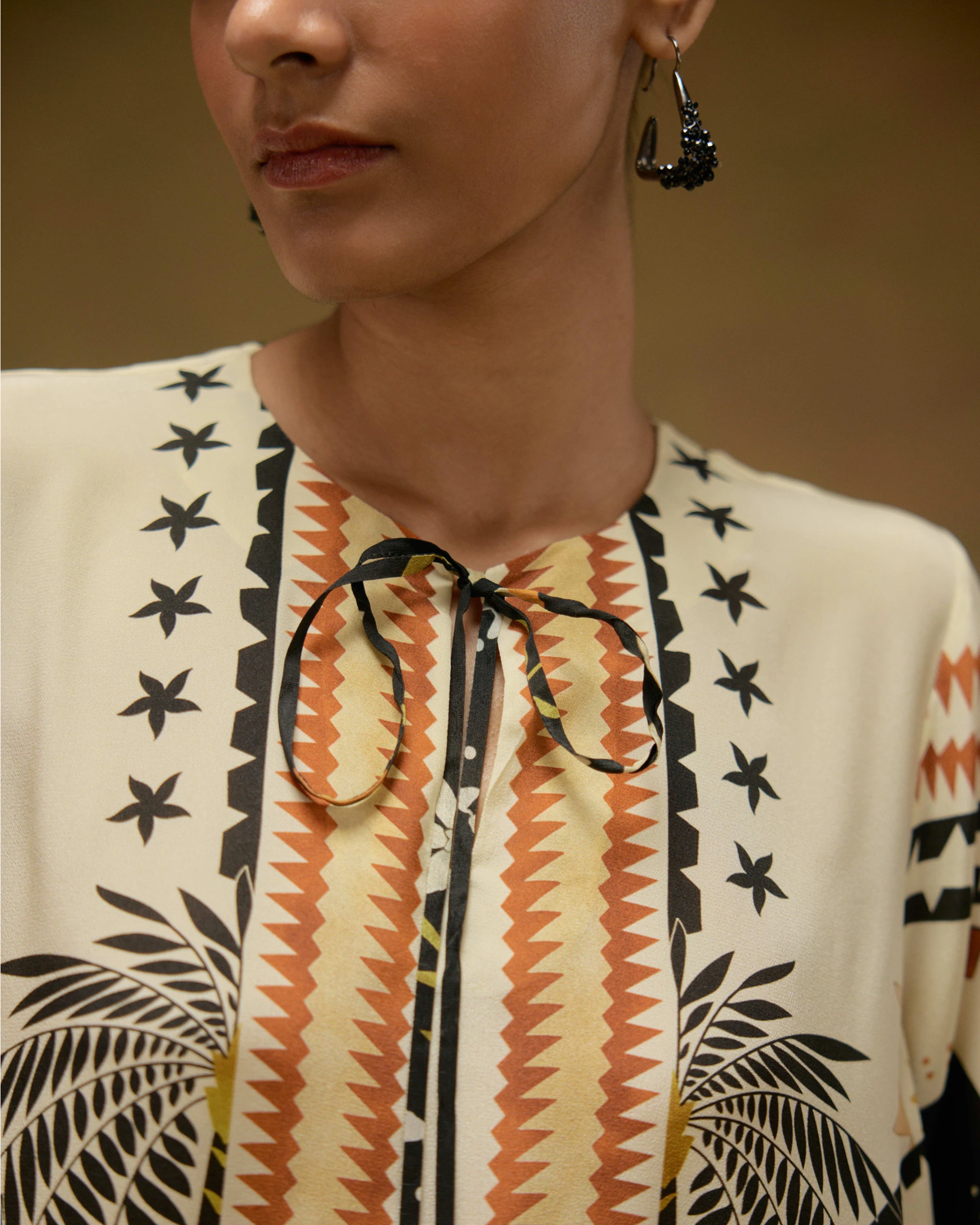 Maré Pearl Hanger Earrings