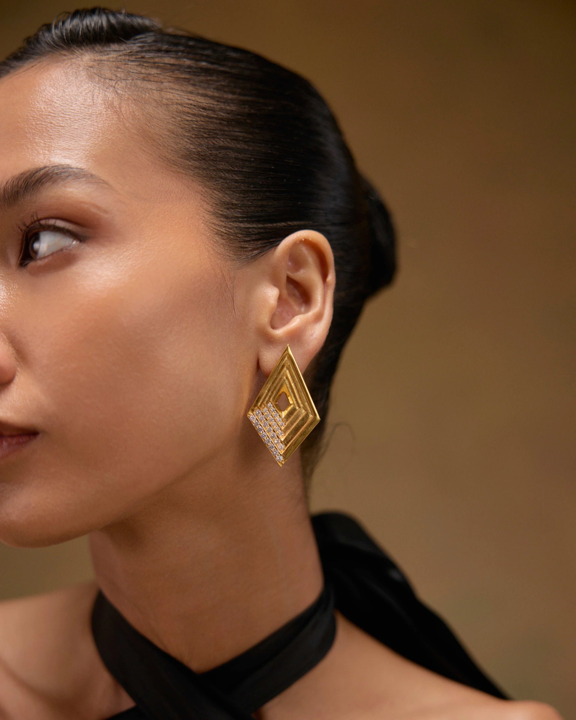 Vélora Earrings