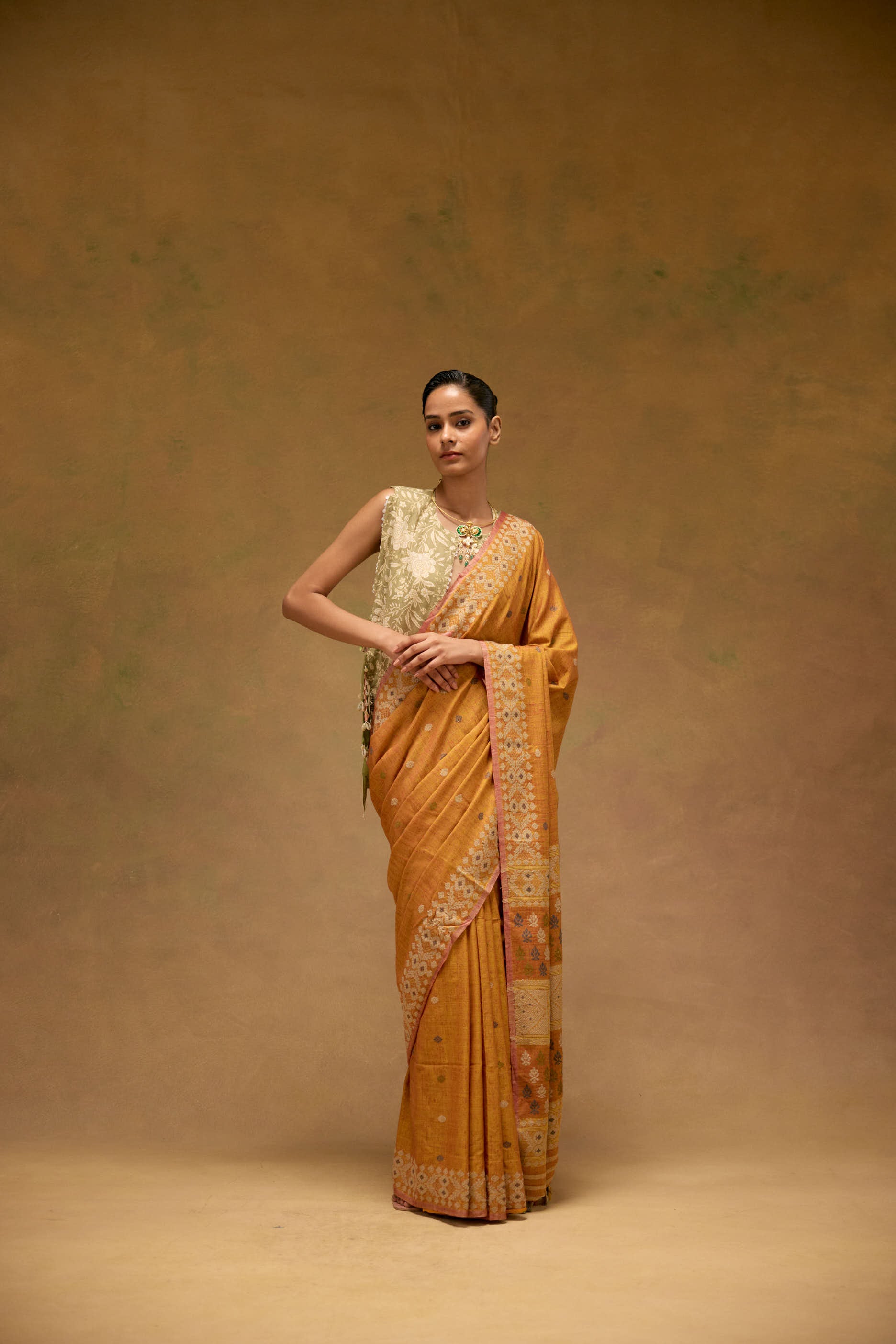 Haldi Noor Saree