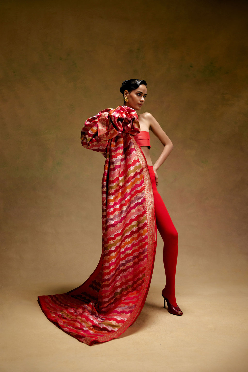 Surkh Noor Saree