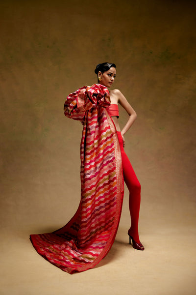 Surkh Noor Saree