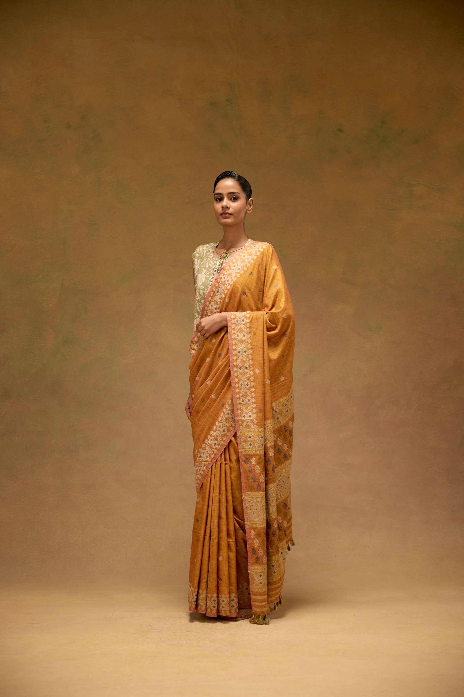 Haldi Noor Saree