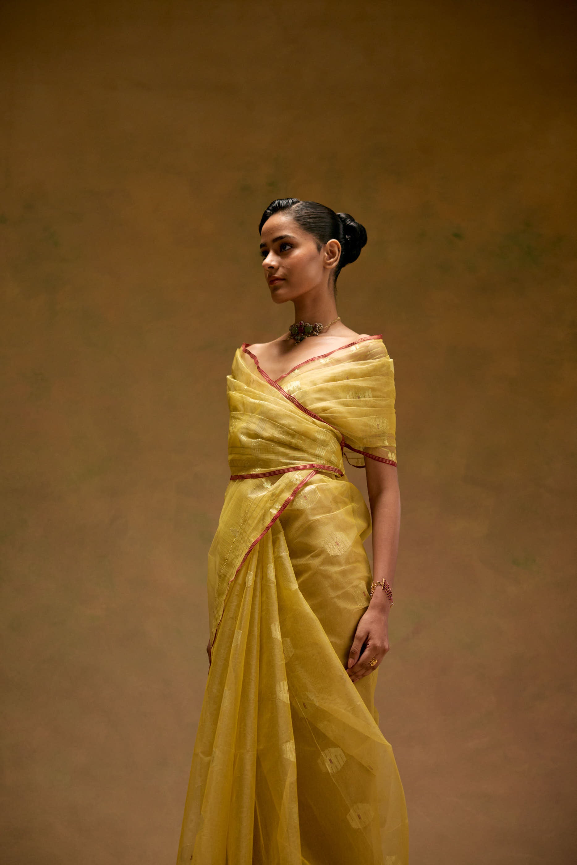 Sunehri Saree