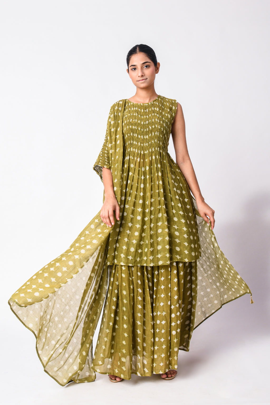 SMOCKY HEENA SET