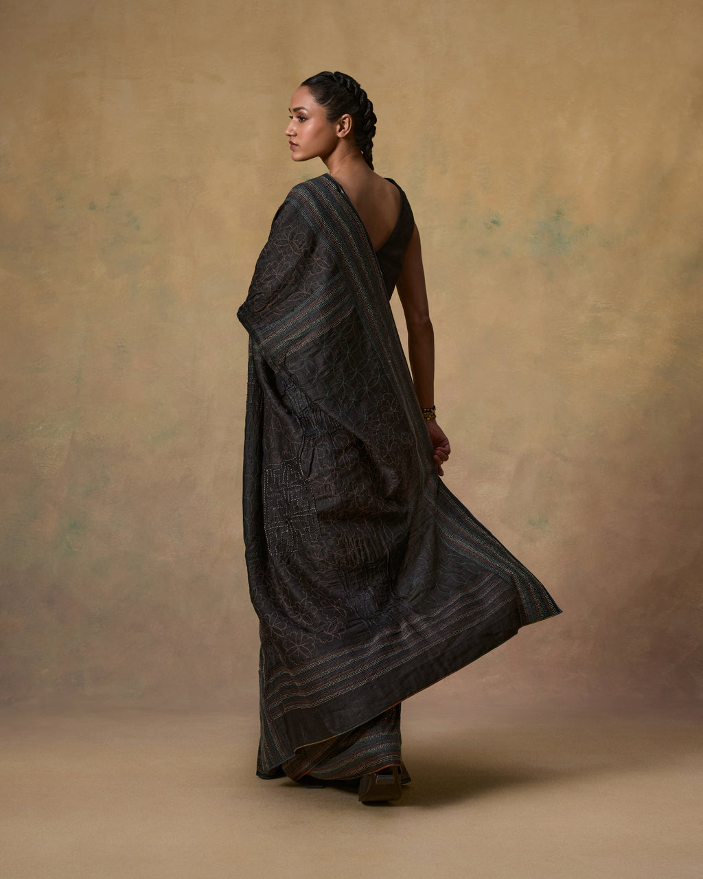 Ubhra Kantha Tussar Saree