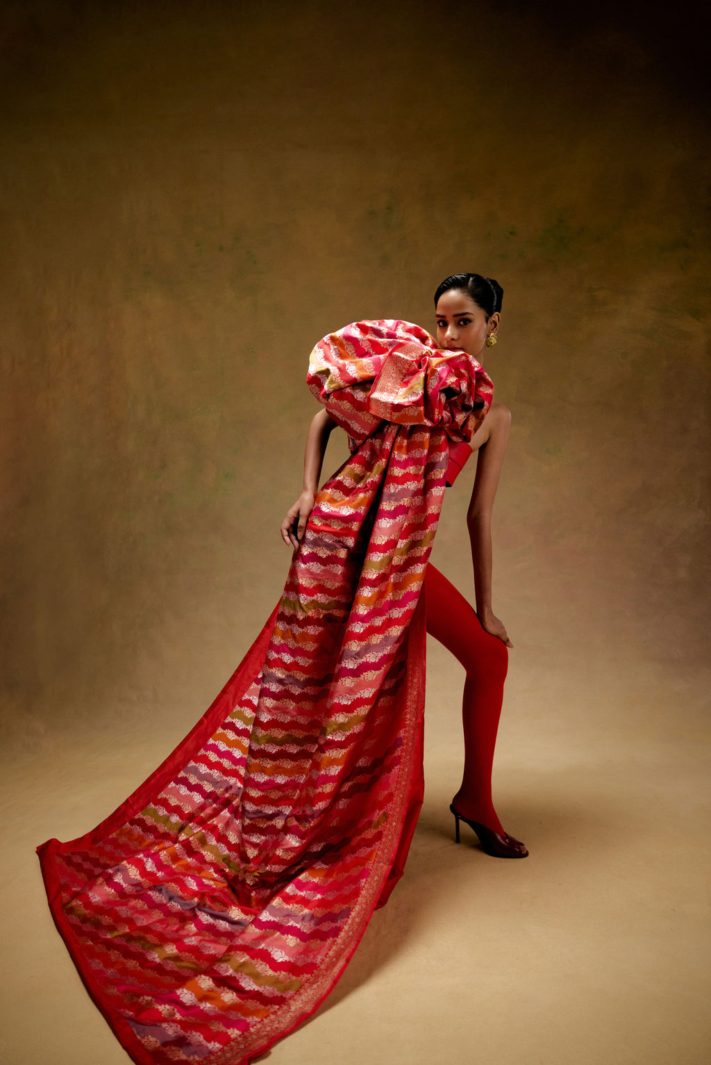 Surkh Noor Saree