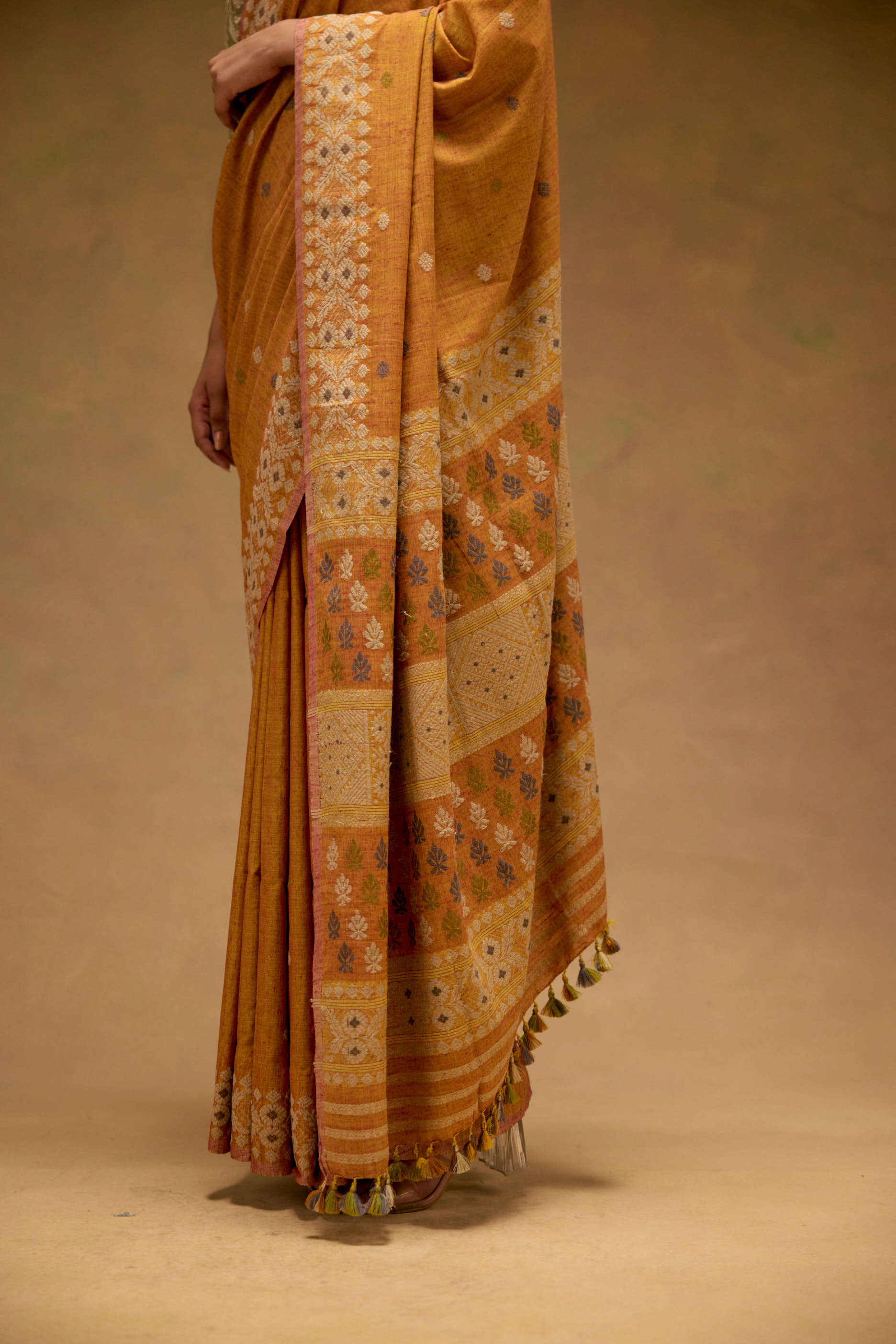 Haldi Noor Saree