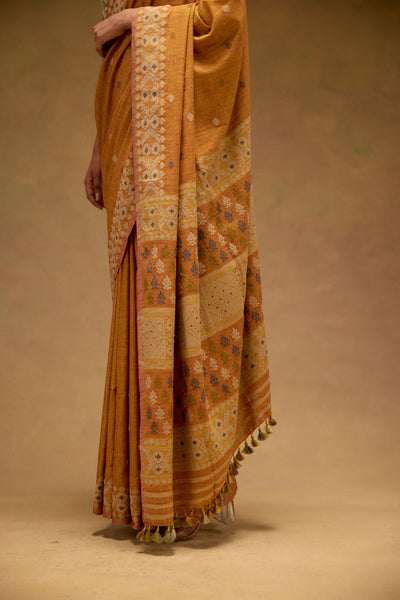 Haldi Noor Saree