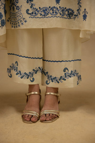 Dana Kurta Set