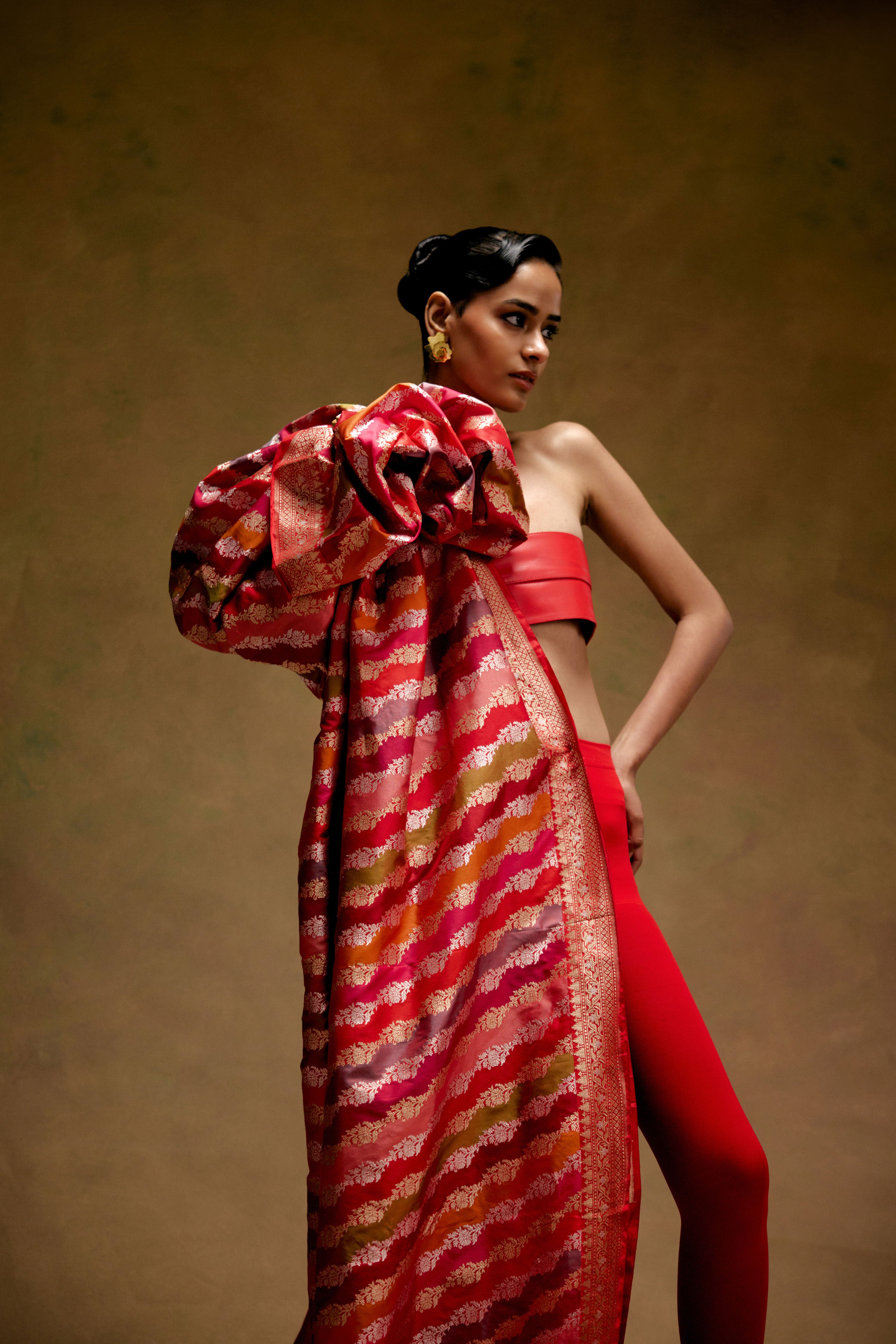 Surkh Noor Saree