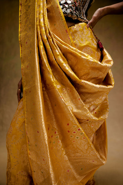 Amaltas Saree