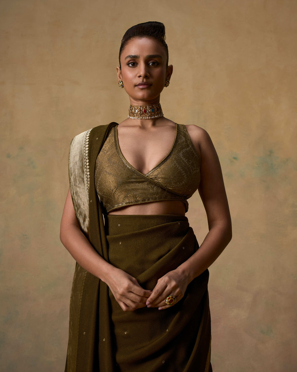 Nabratna Nakashi Choker