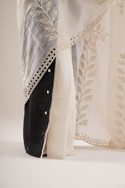 Bloom Button Saree