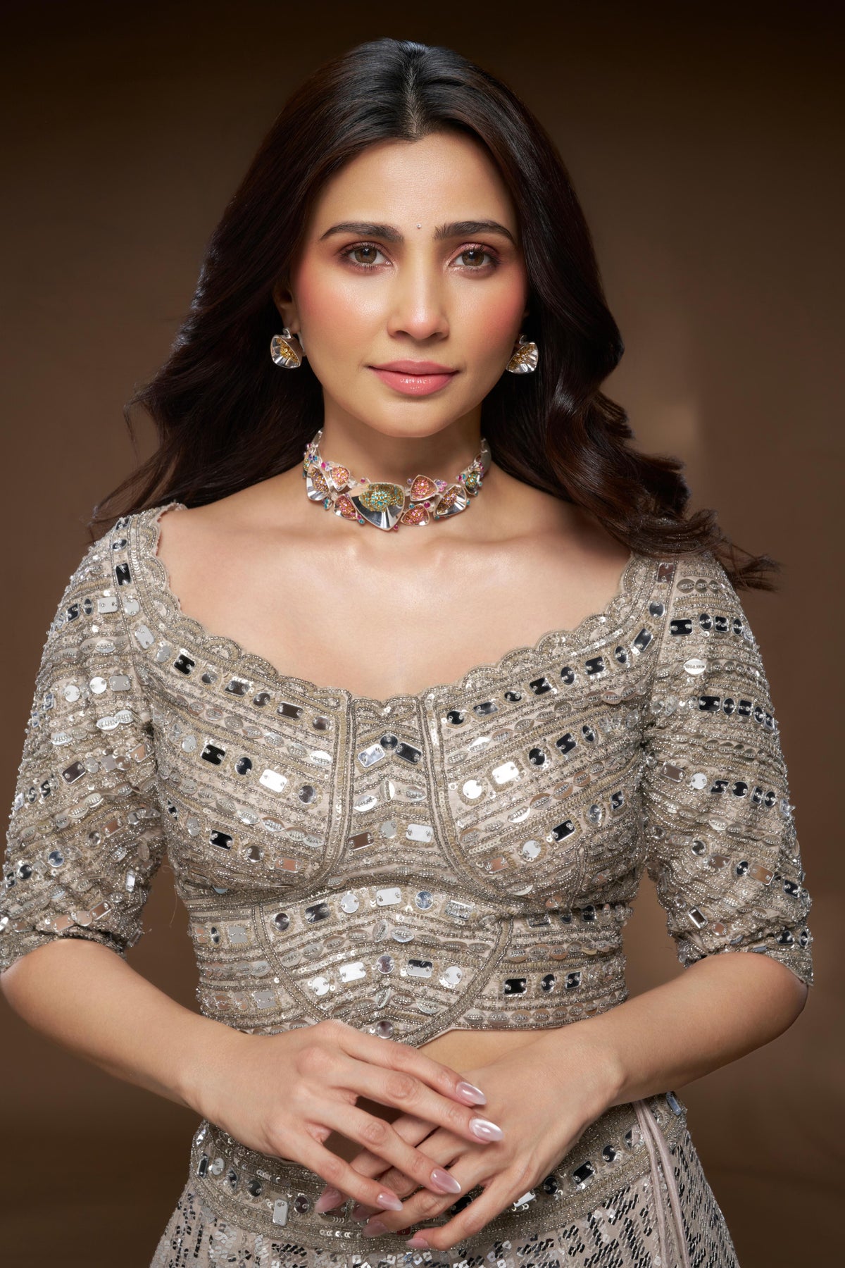 Daisy Shah in IRODORI Choker