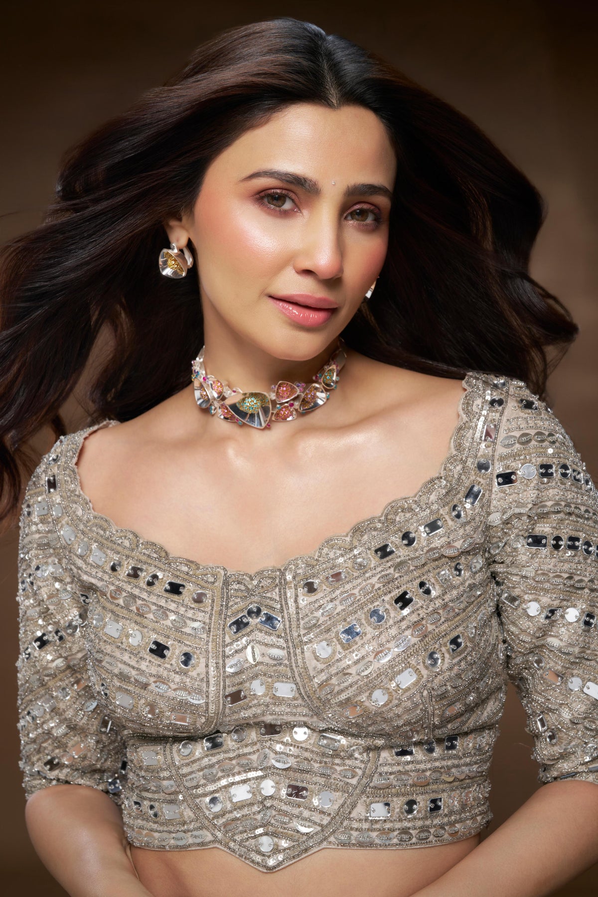 Daisy Shah in IRODORI Choker