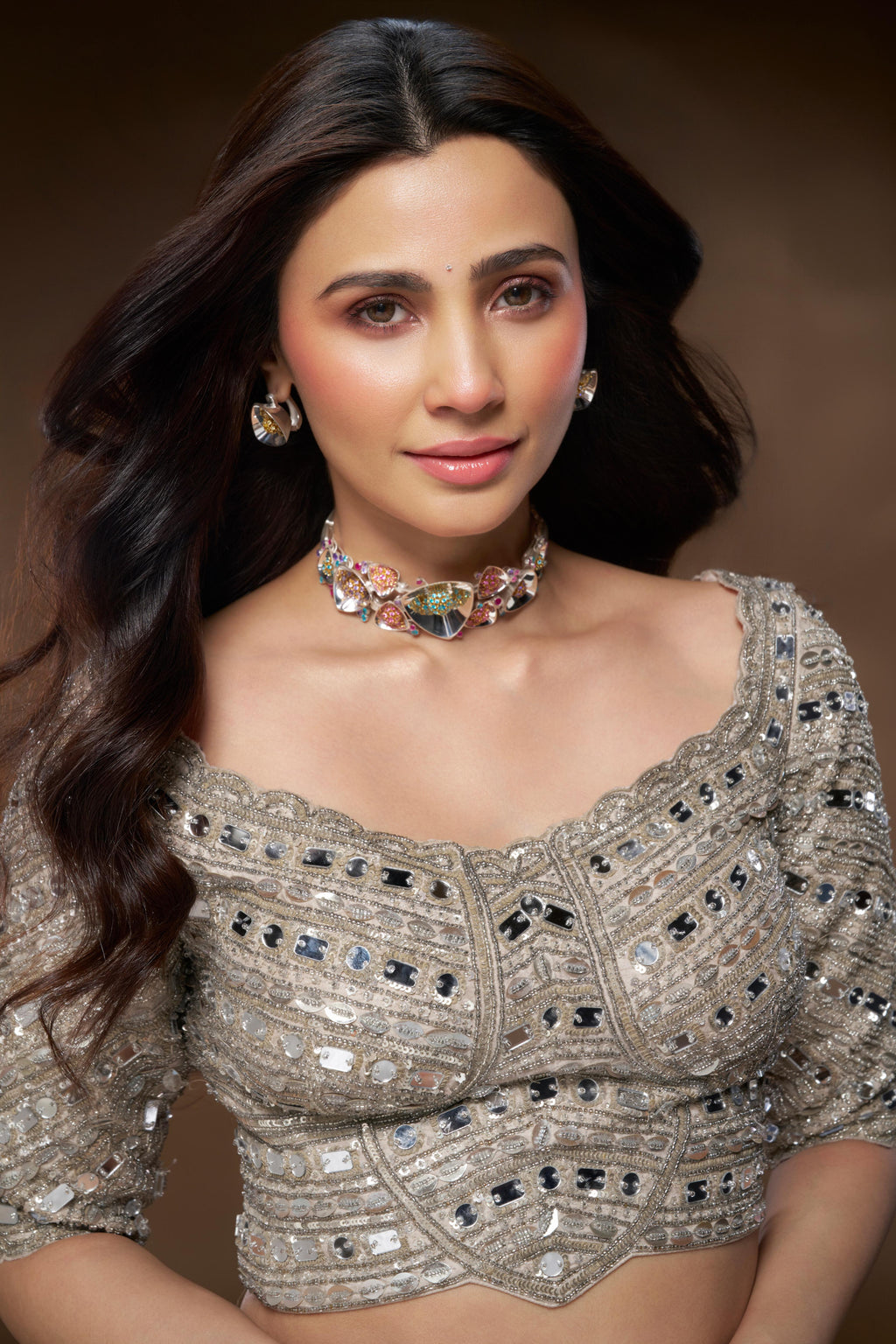 Daisy Shah in IRODORI Choker