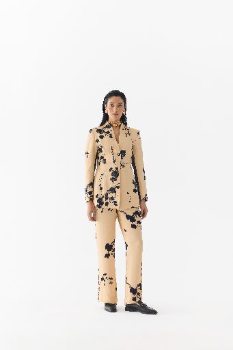 CREAM SAKURA BLAZER & STRAIGHT PANTS
