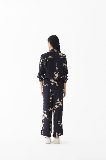 BLACK SAKURA CROP TOP AND PANTS